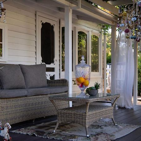 Villa Wisteria Hysteria Hepburn Springs Exterior foto